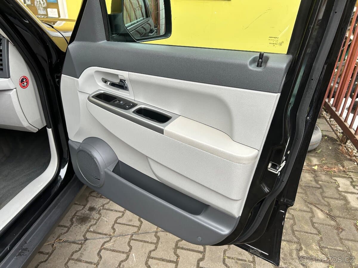 2009 Jeep CHEROKEE - 5