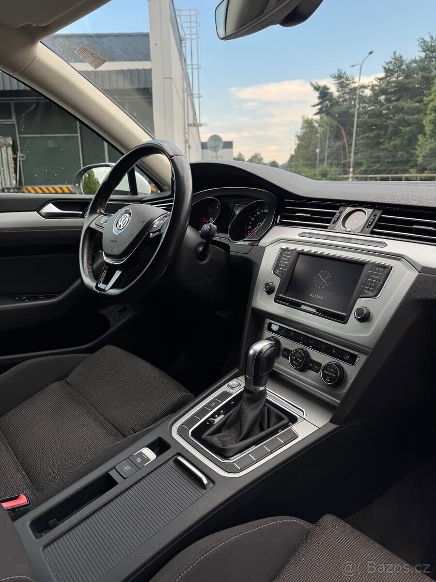 2015 Volkswagen PASSAT - 5