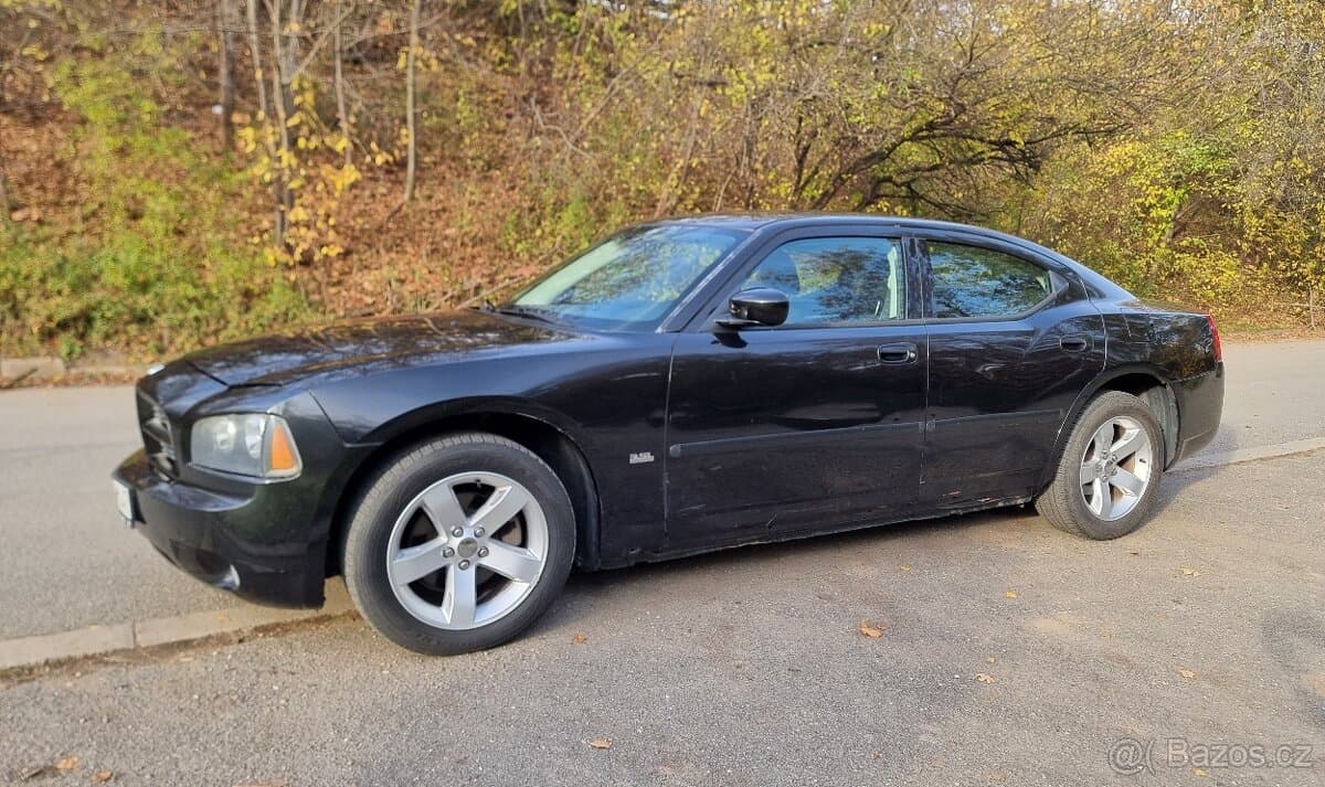 2010 Dodge CHARGER - 5