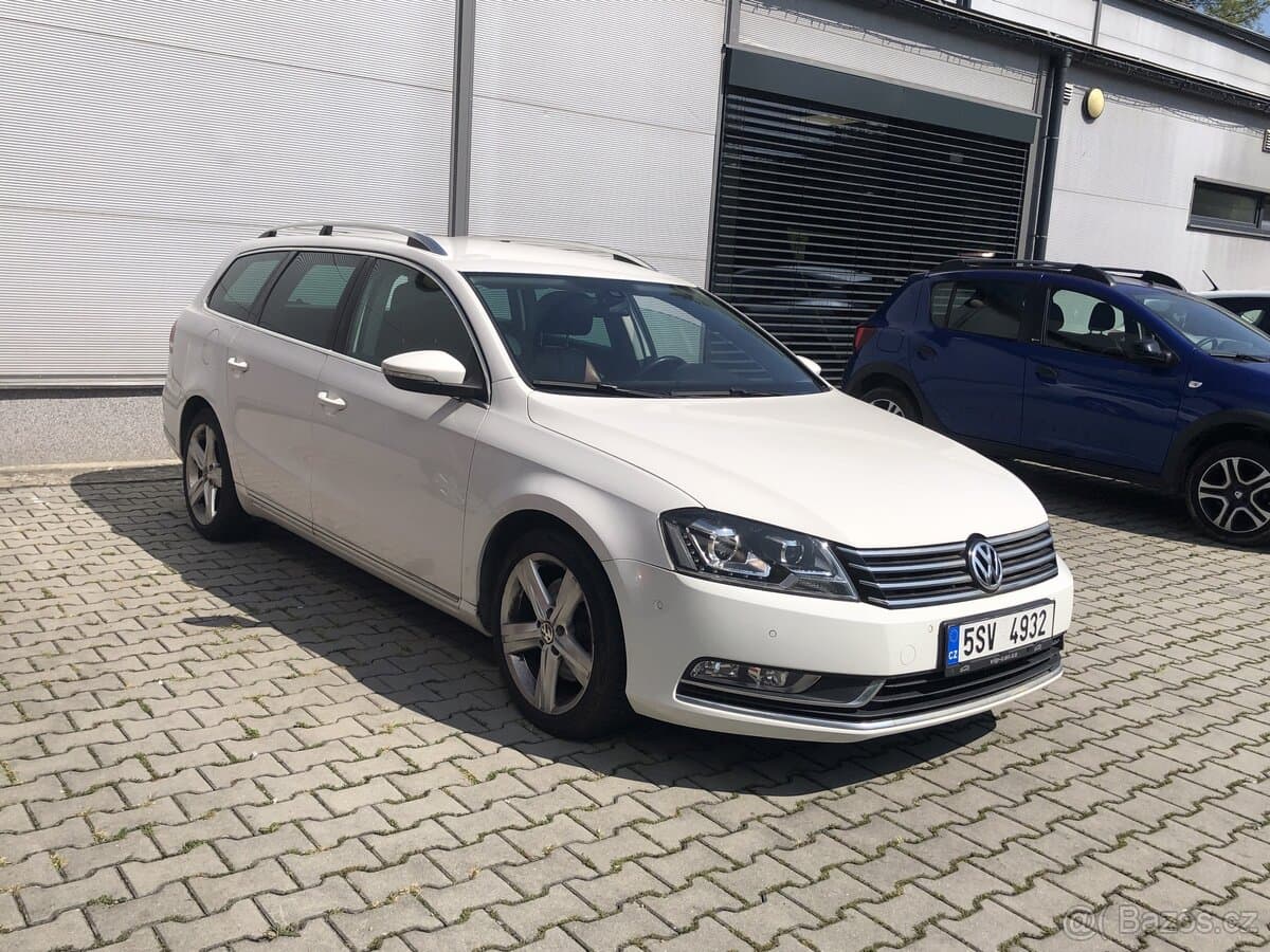 2011 Volkswagen PASSAT - 5