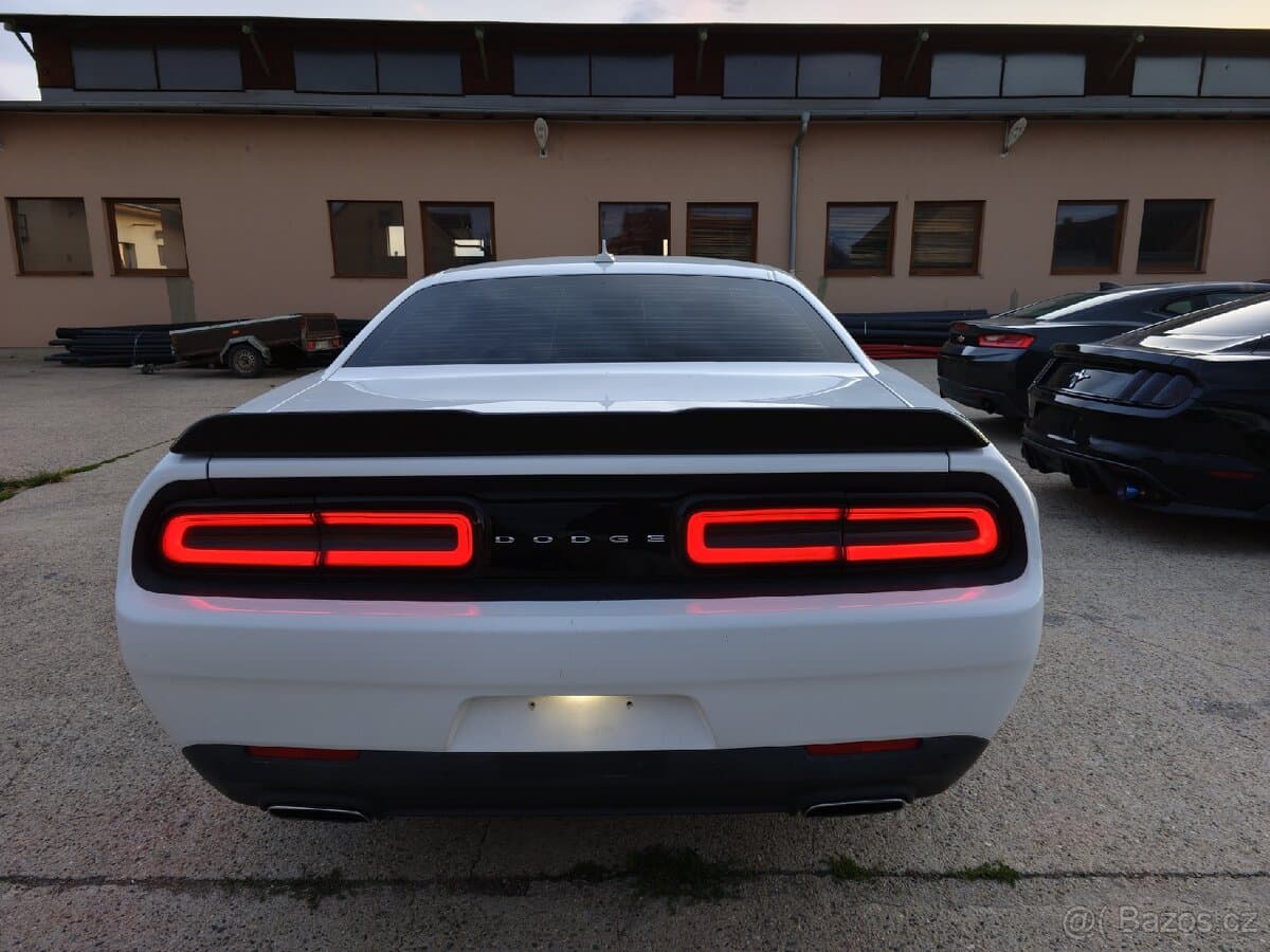 2016 Dodge CHALLENGER - 5