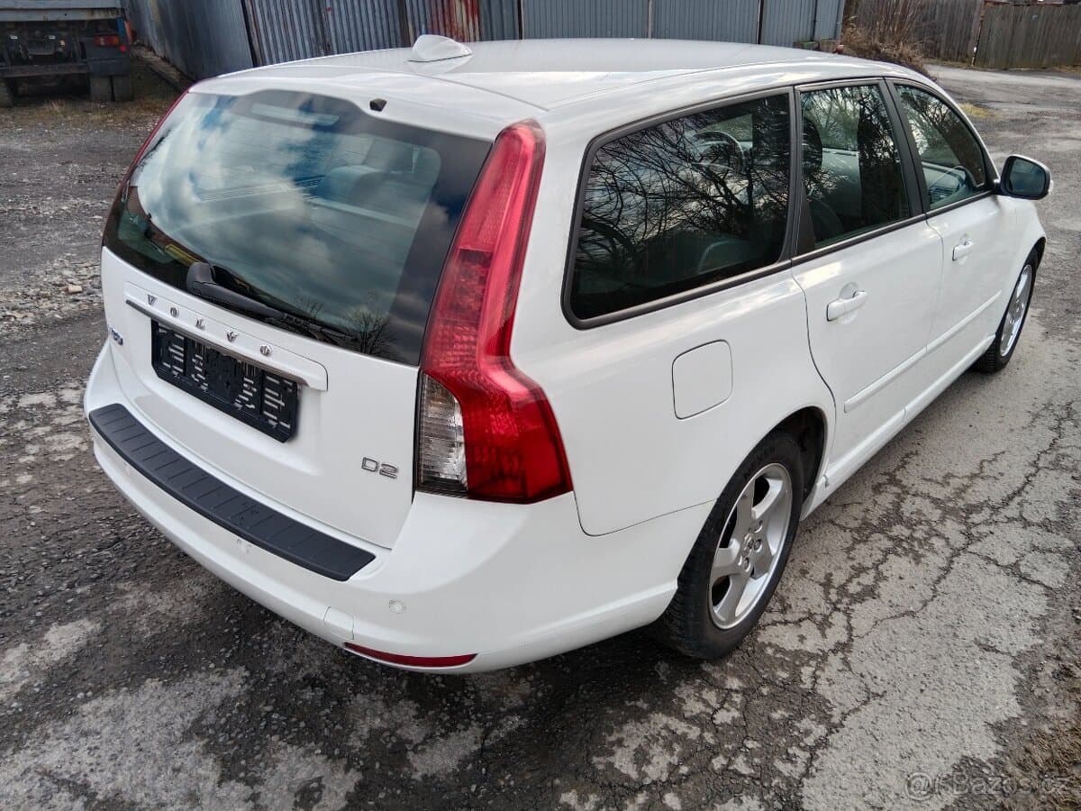 2011 Volvo V50 - 5