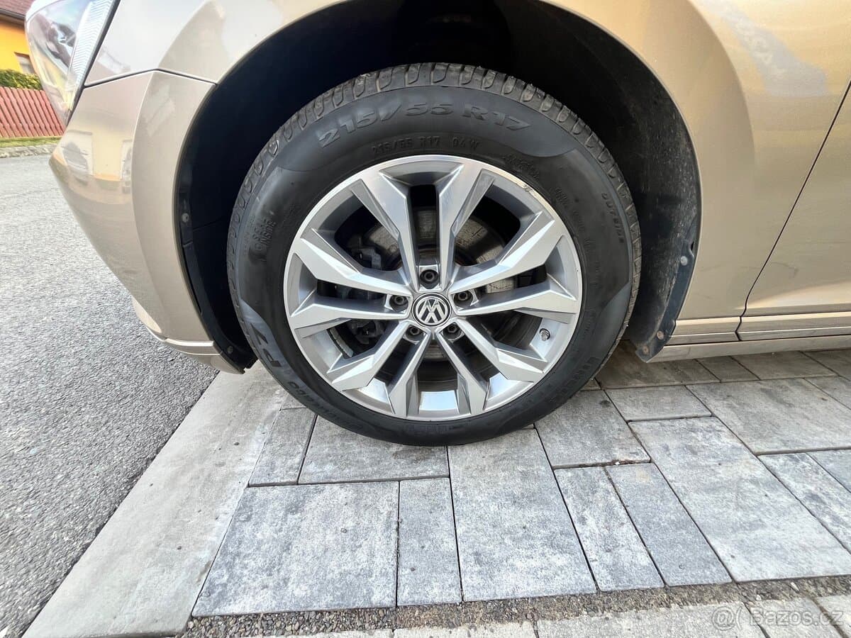 2016 Volkswagen PASSAT - 5
