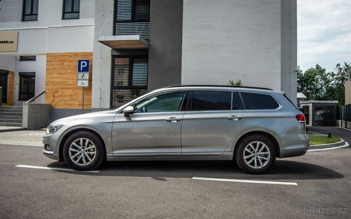 2016 Volkswagen PASSAT - 5