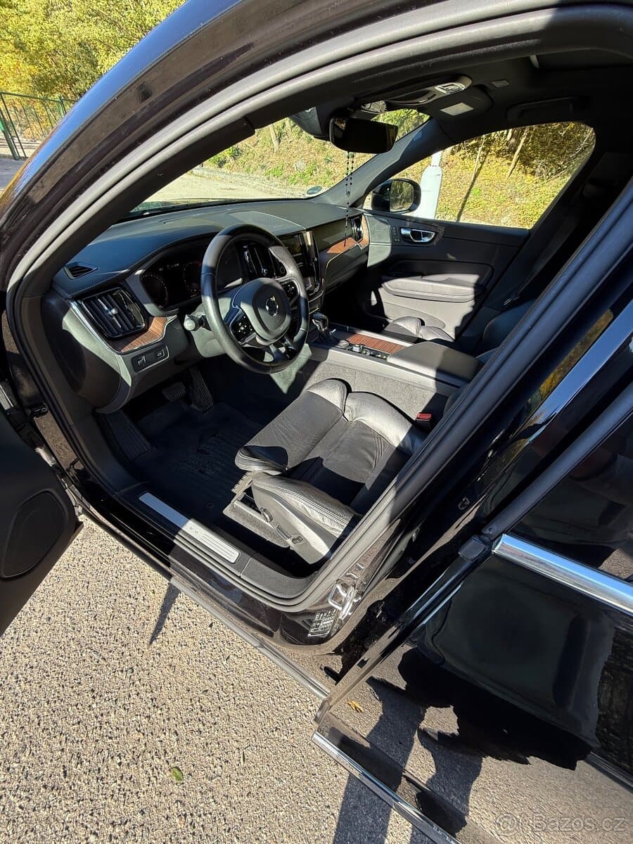 2019 Volvo XC60 - 5