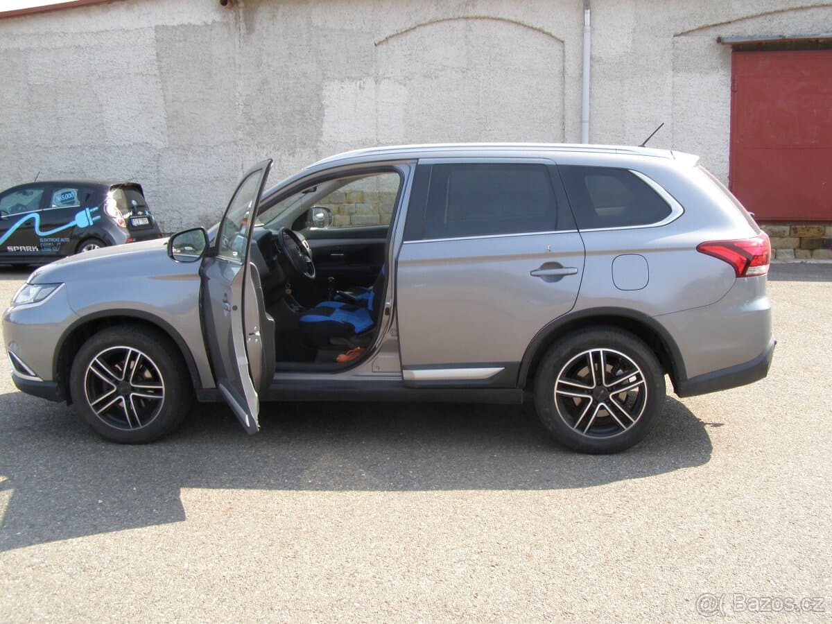 2016 Mitsubishi OUTLANDER - 5