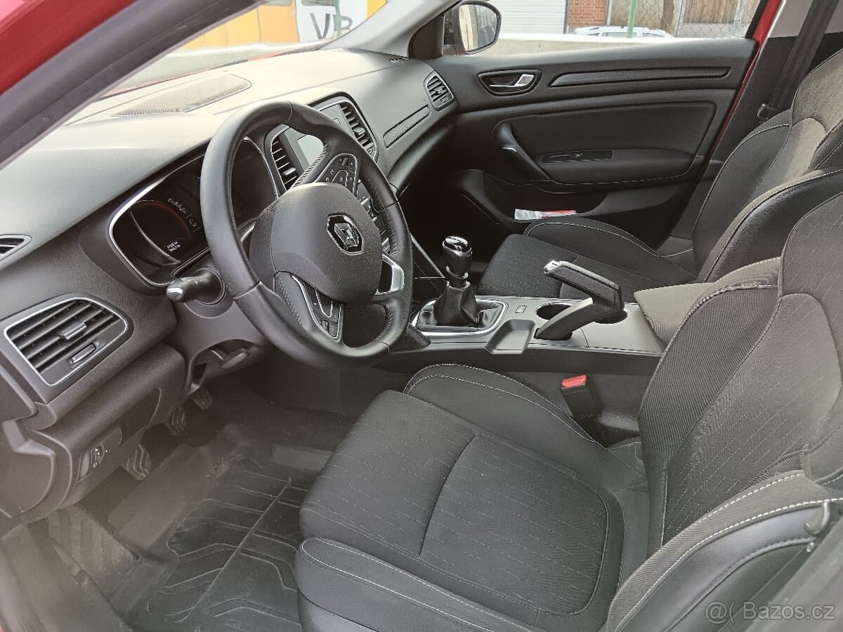 2020 Renault MEGANE - 5