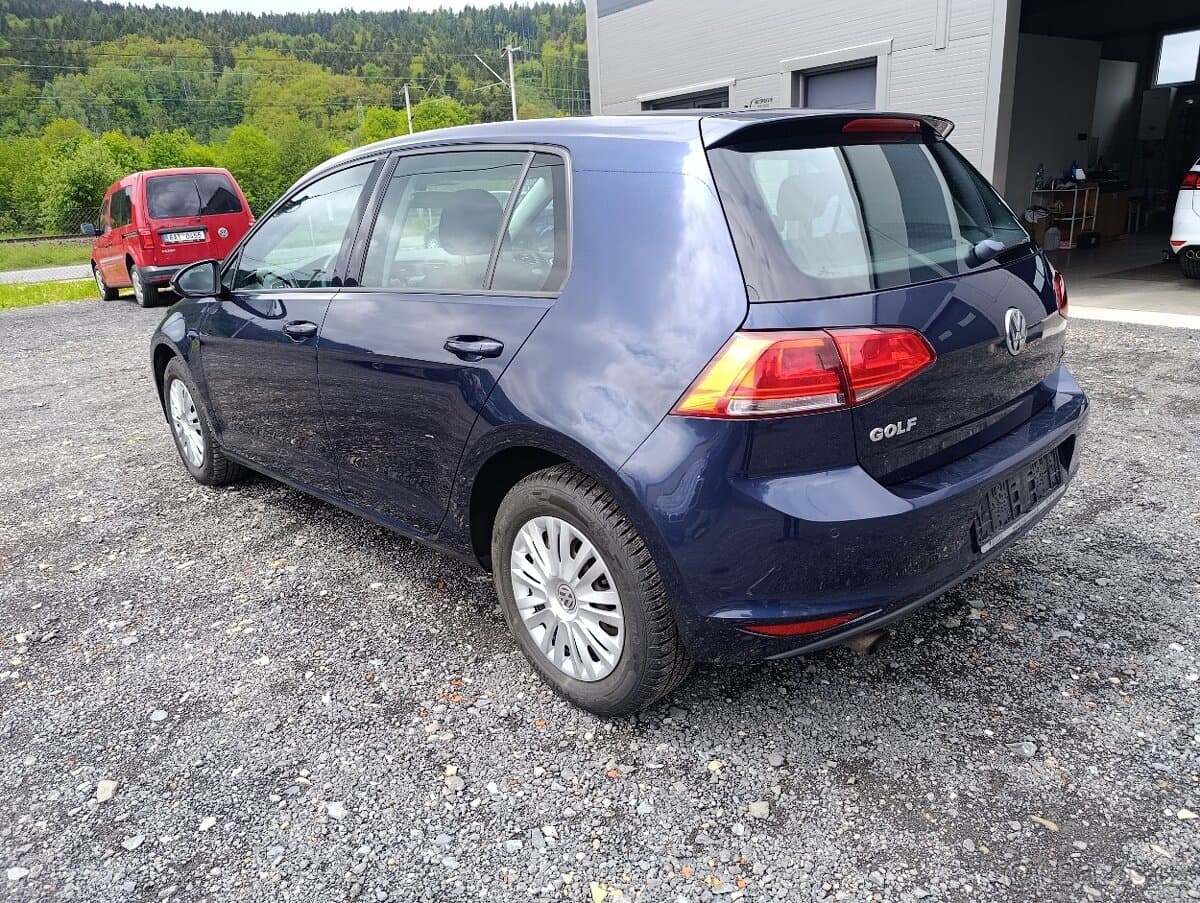 Volkswagen GOLF - 5