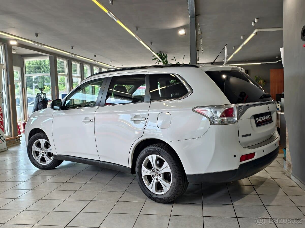 2012 Mitsubishi OUTLANDER - 5