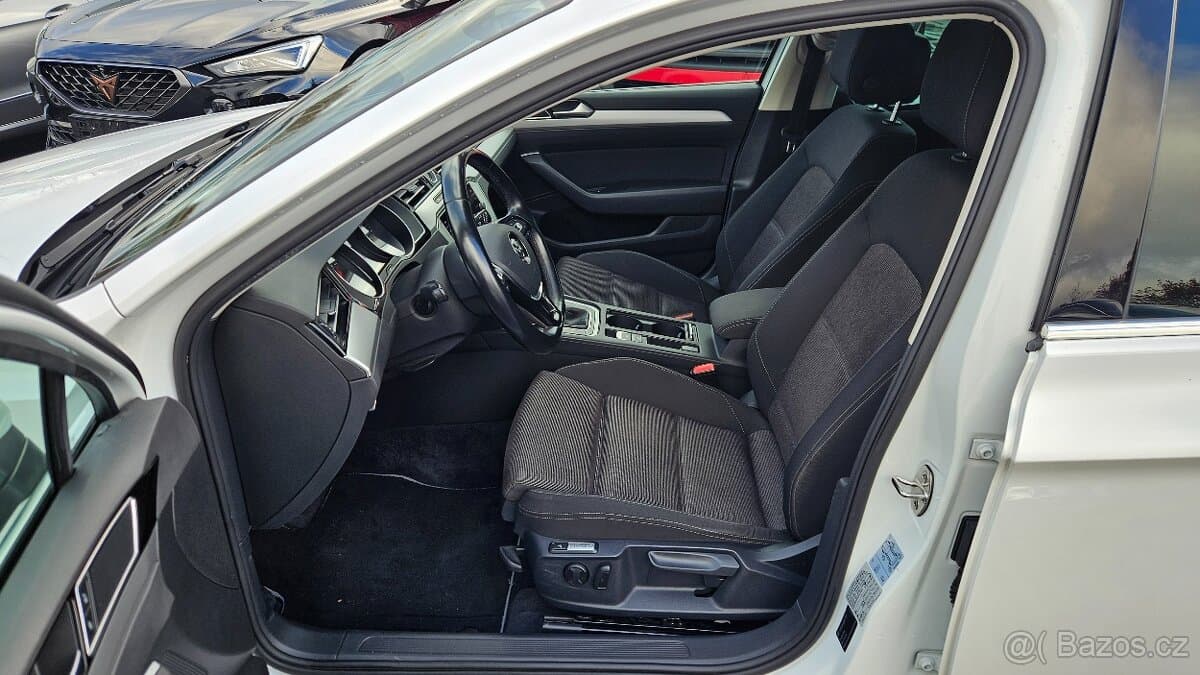 2018 Volkswagen PASSAT - 5