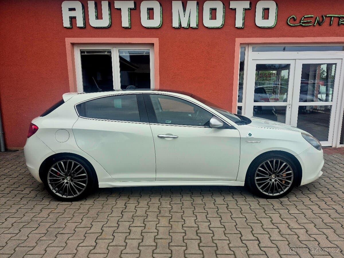 2010 Alfa Romeo GIULIETTA - 5