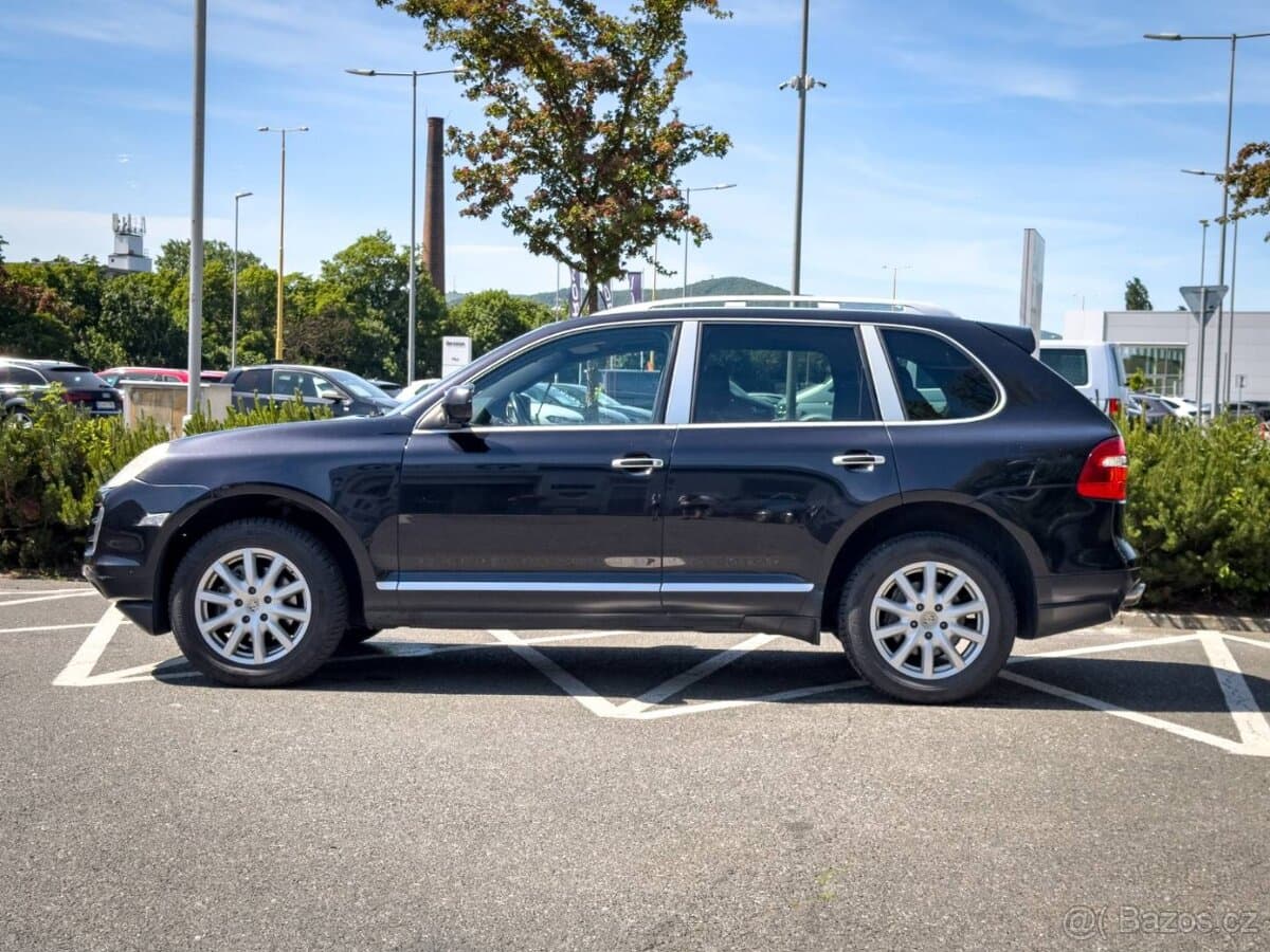 2010 Porsche CAYENNE - 5