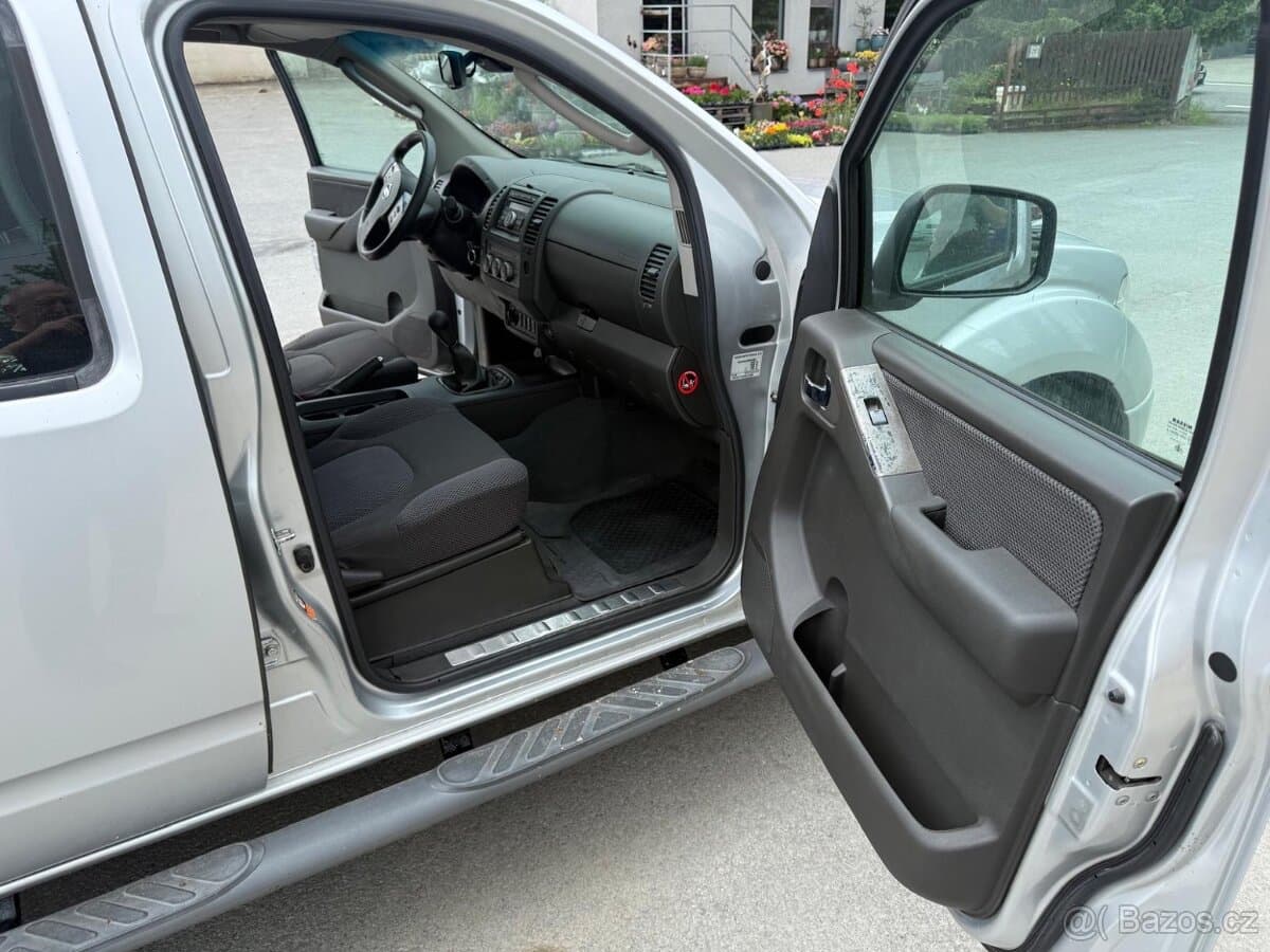 2009 Nissan NAVARA - 5