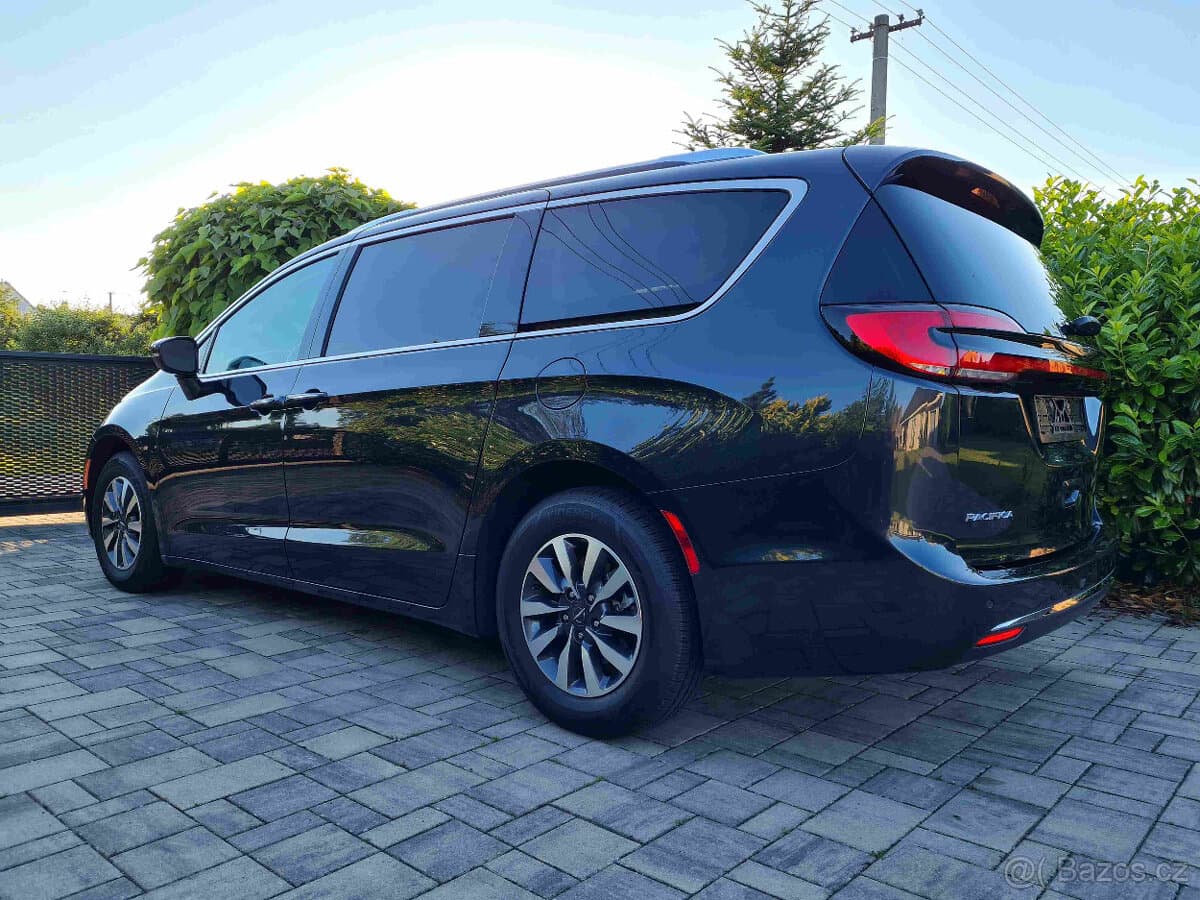 2021 Chrysler PACIFICA - 5