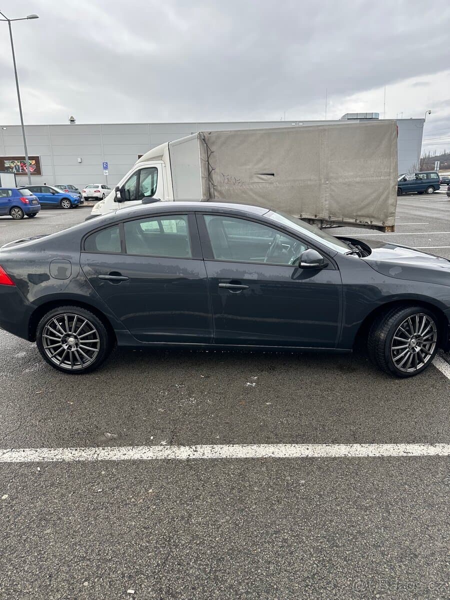 2016 Volvo S60 - 5