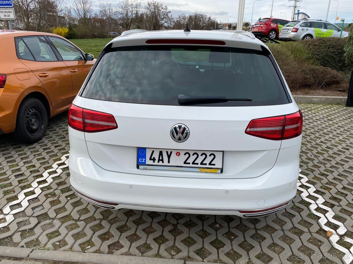 2015 Volkswagen PASSAT - 5