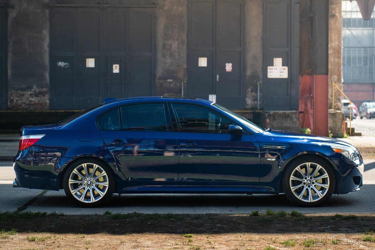 2005 BMW M5 - 5