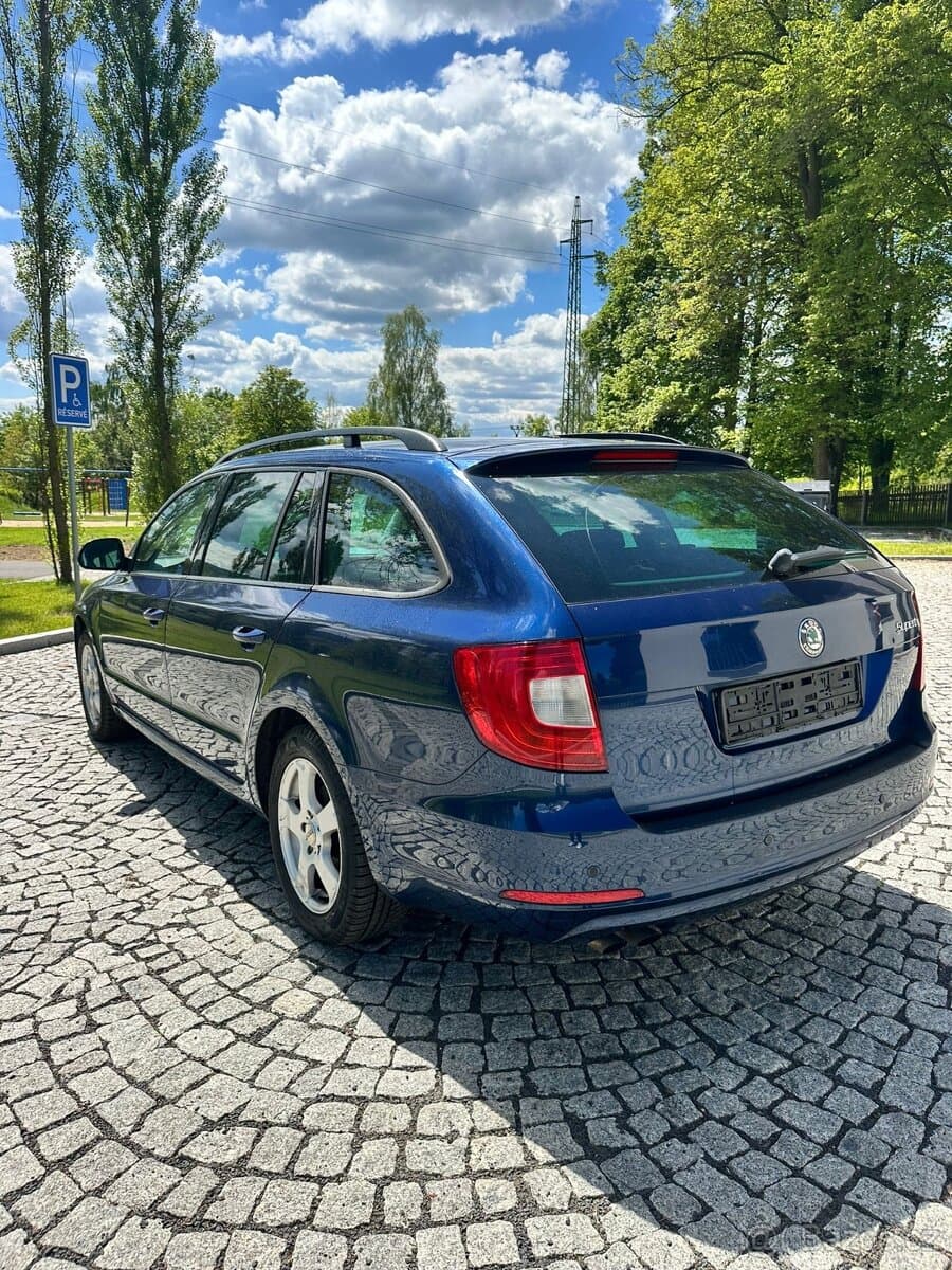 2011 Škoda SUPERB - 5