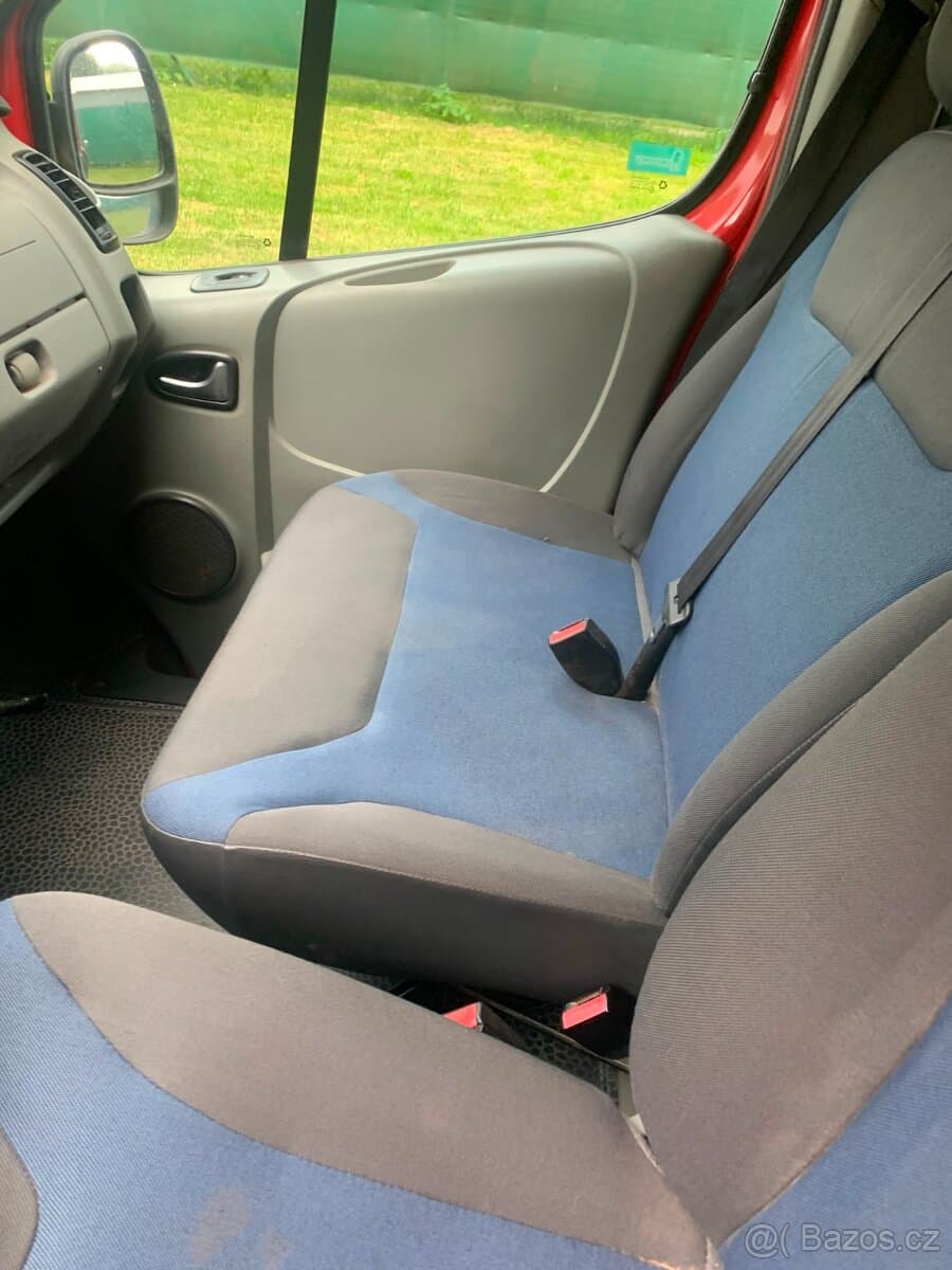 2011 Renault TRAFIC - 5