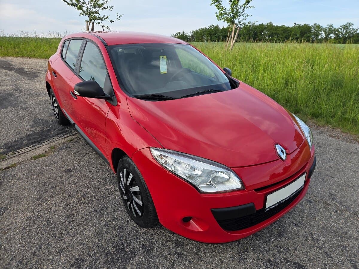 2011 Renault MEGANE - 5
