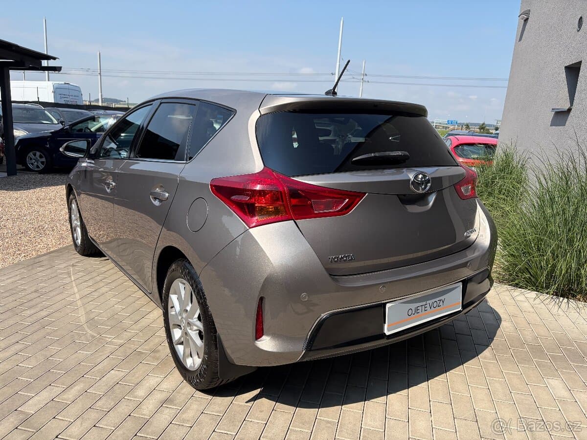 2014 Toyota AURIS - 5