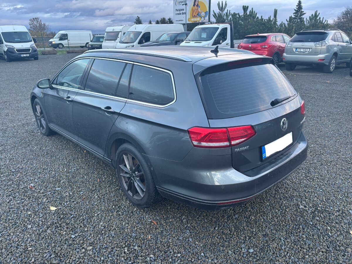 2016 Volkswagen PASSAT - 5