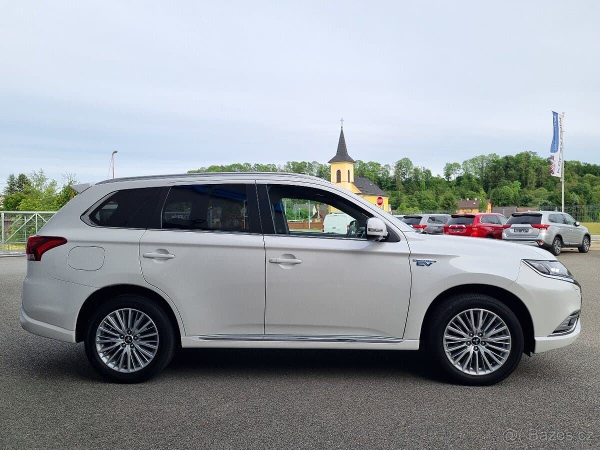 2021 Mitsubishi OUTLANDER - 5