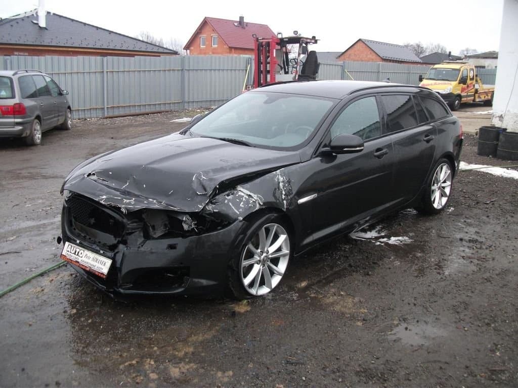 2013 Jaguar XF - 5