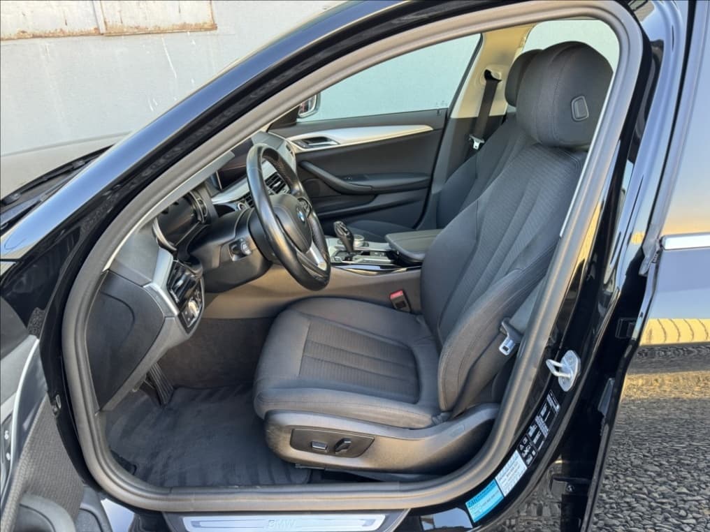 2019 BMW 5-SERIES - 5