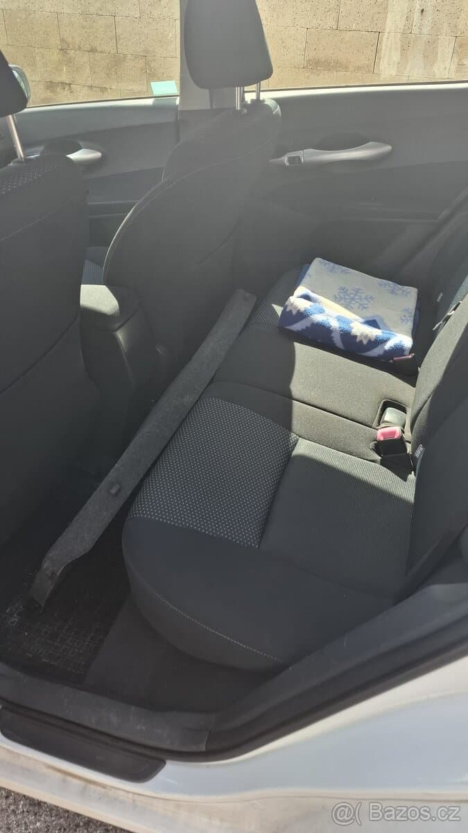 2012 Toyota AURIS - 5