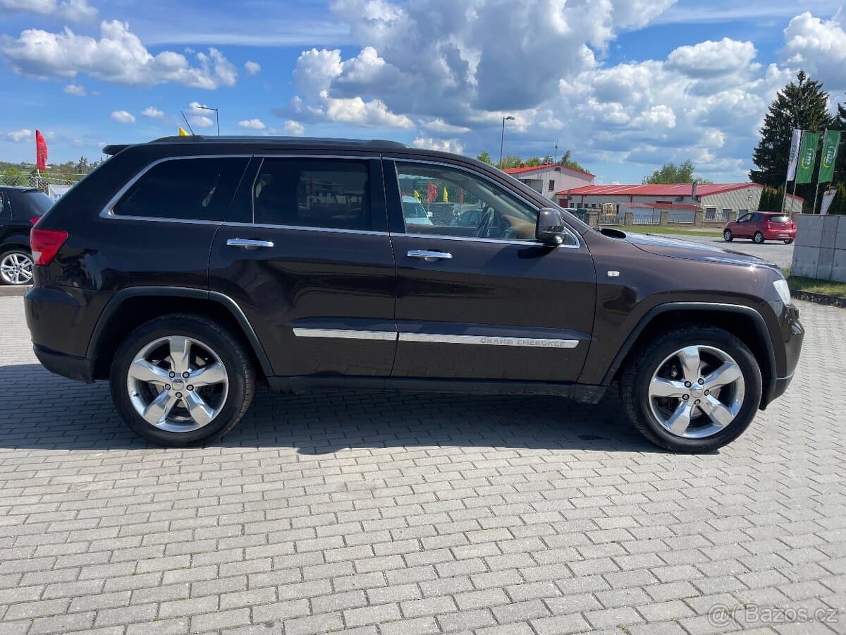 2013 Jeep CHEROKEE - 5