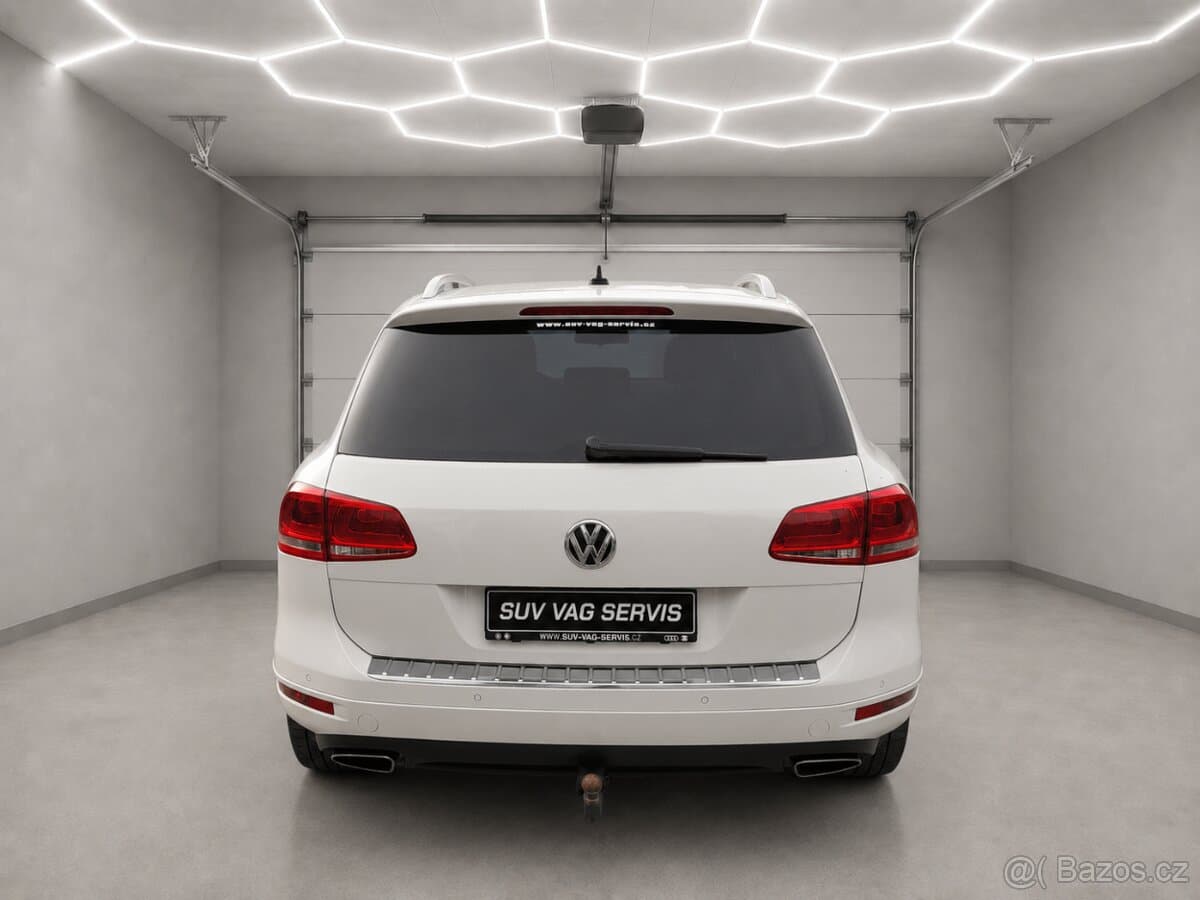 2011 Volkswagen TOUAREG - 5