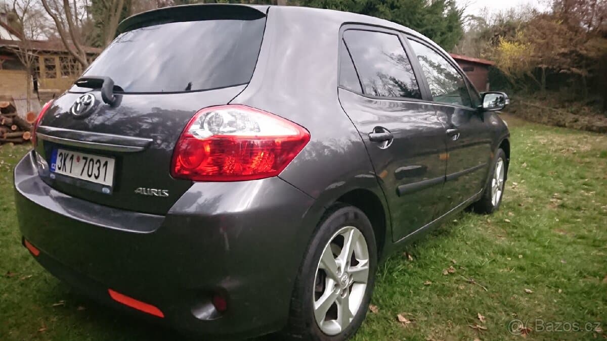 2011 Toyota AURIS - 5