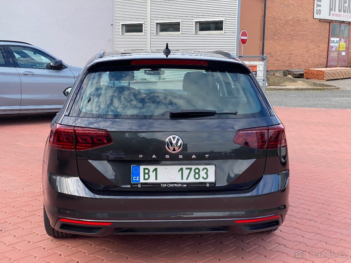 2019 Volkswagen PASSAT - 5