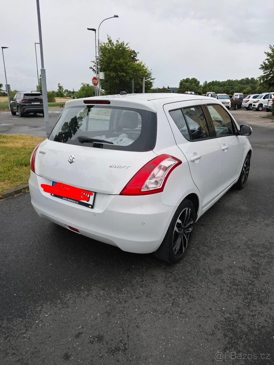 2015 Suzuki SWIFT - 5