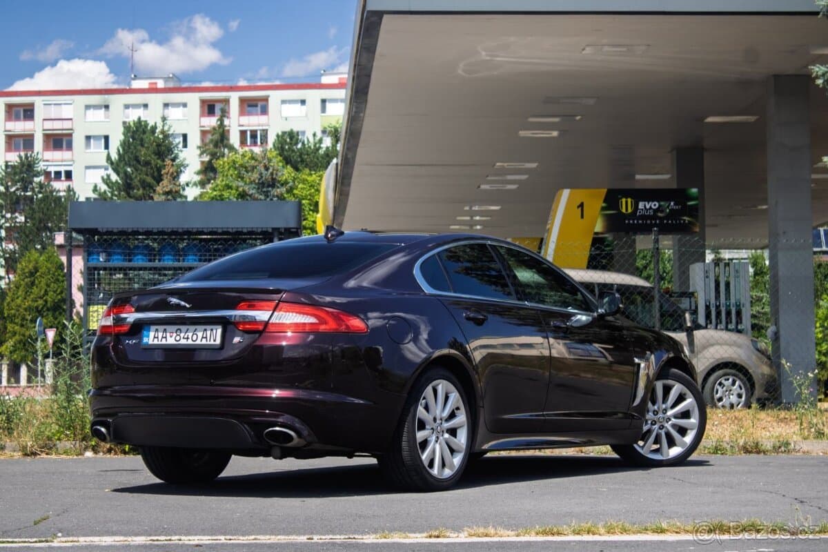 2012 Jaguar XF - 5