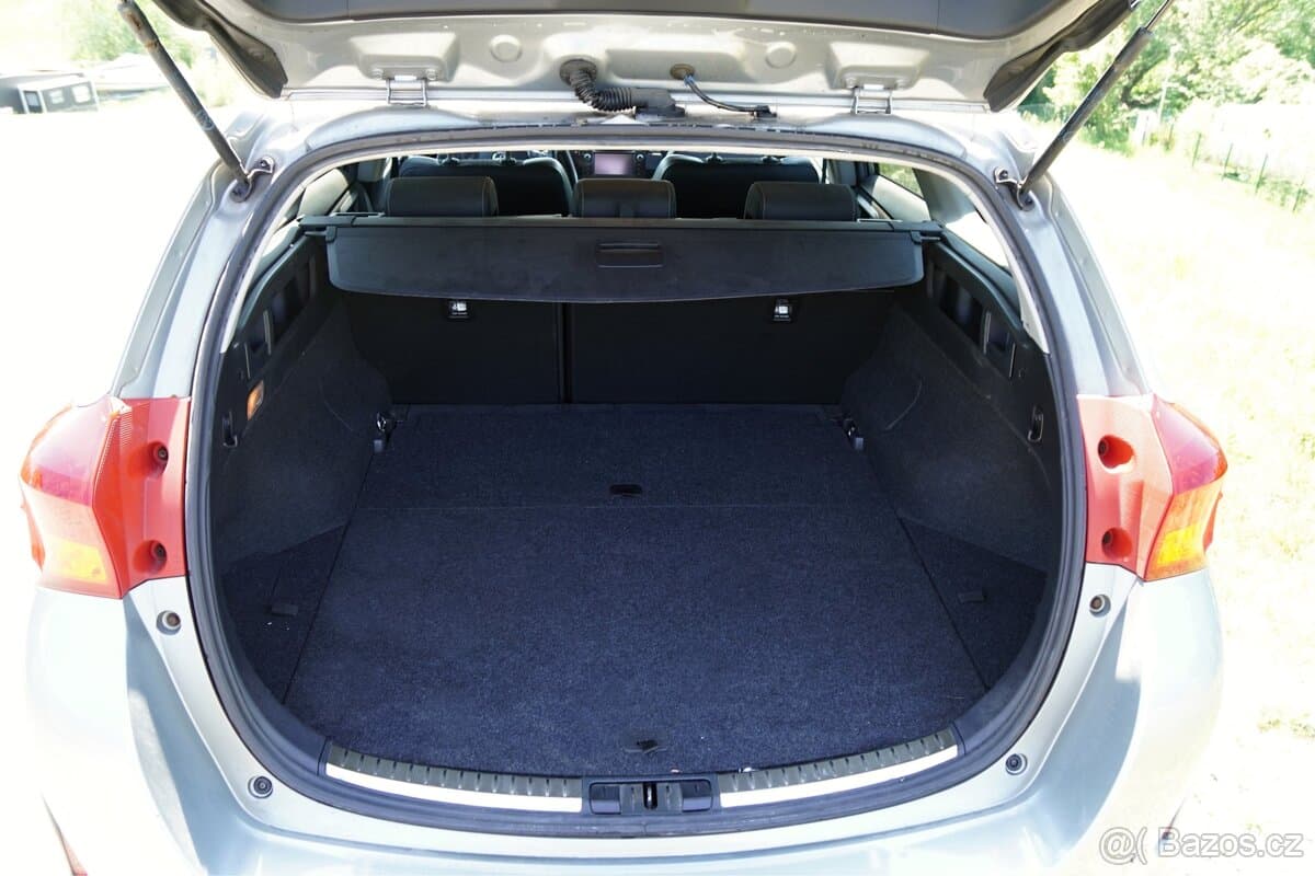 2014 Toyota AURIS - 5