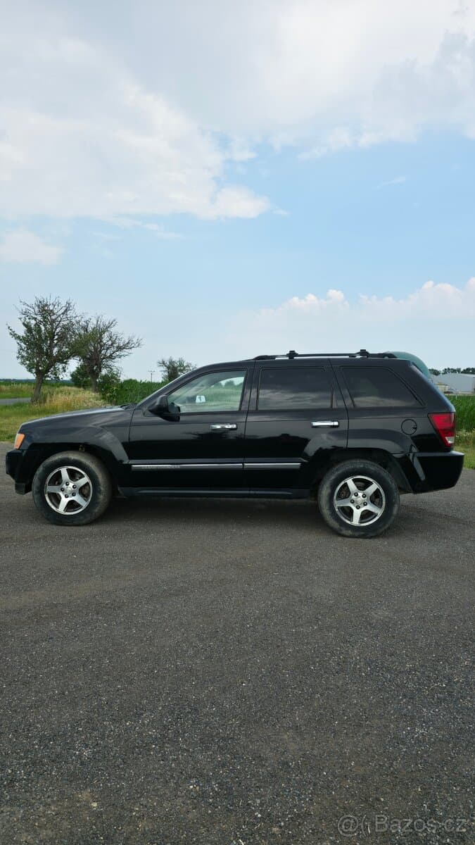 2005 Jeep CHEROKEE - 5