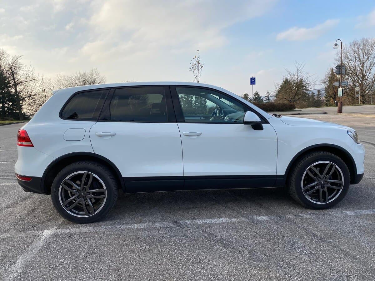 2013 Volkswagen TOUAREG - 5