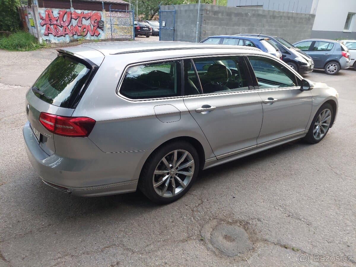2017 Volkswagen PASSAT - 5