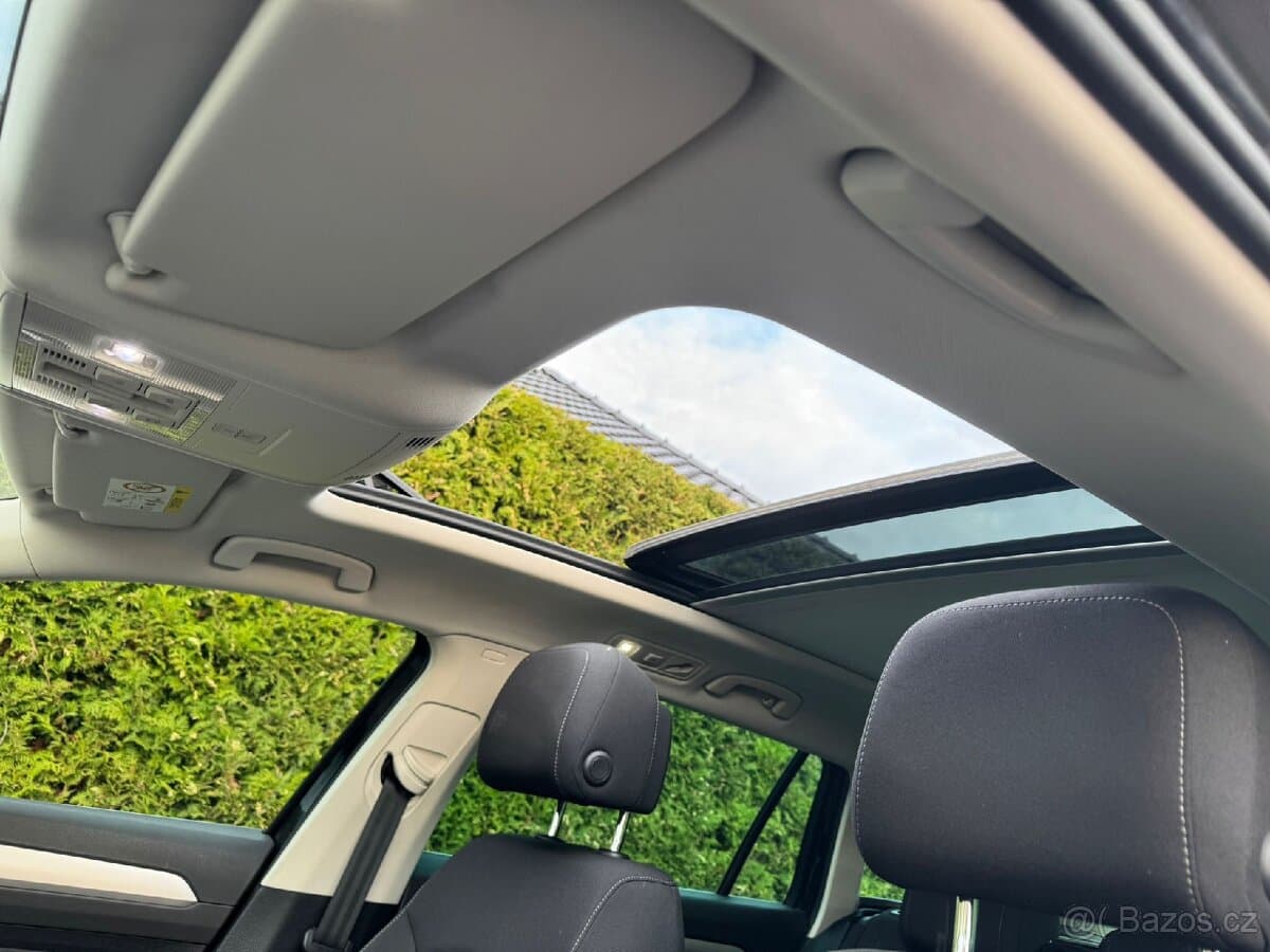 2018 Volkswagen PASSAT - 5