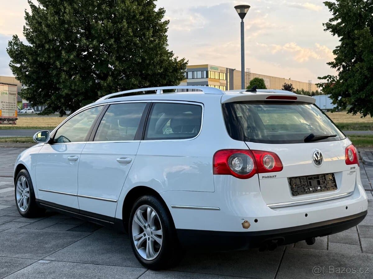2010 Volkswagen PASSAT - 5