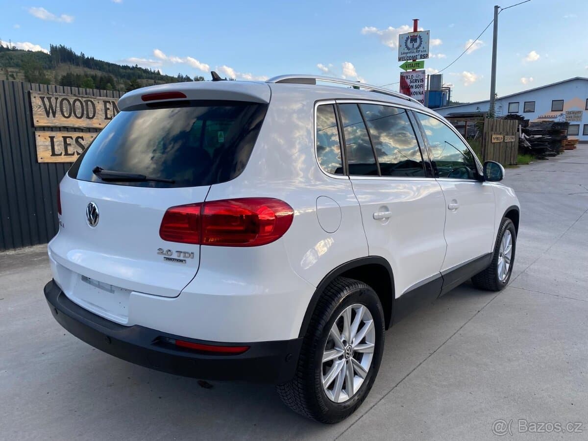 2012 Volkswagen TIGUAN - 5