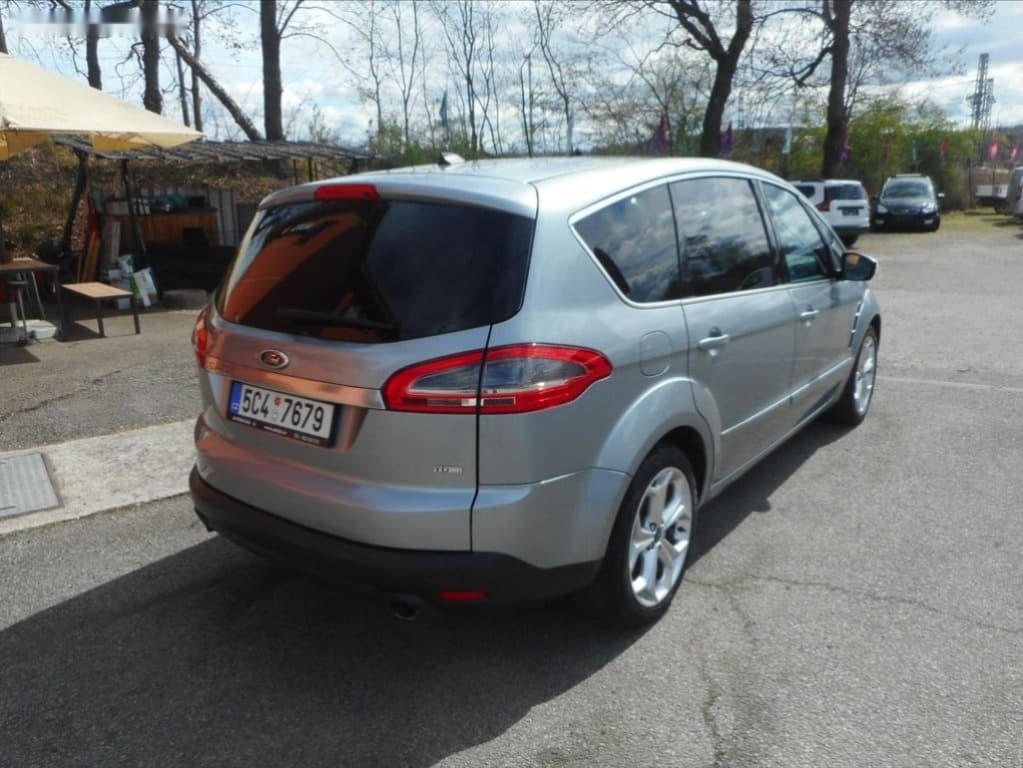 2010 Ford S-MAX - 5