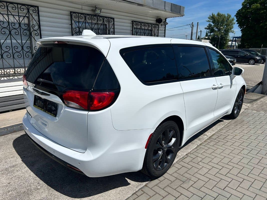 2019 Chrysler PACIFICA - 5
