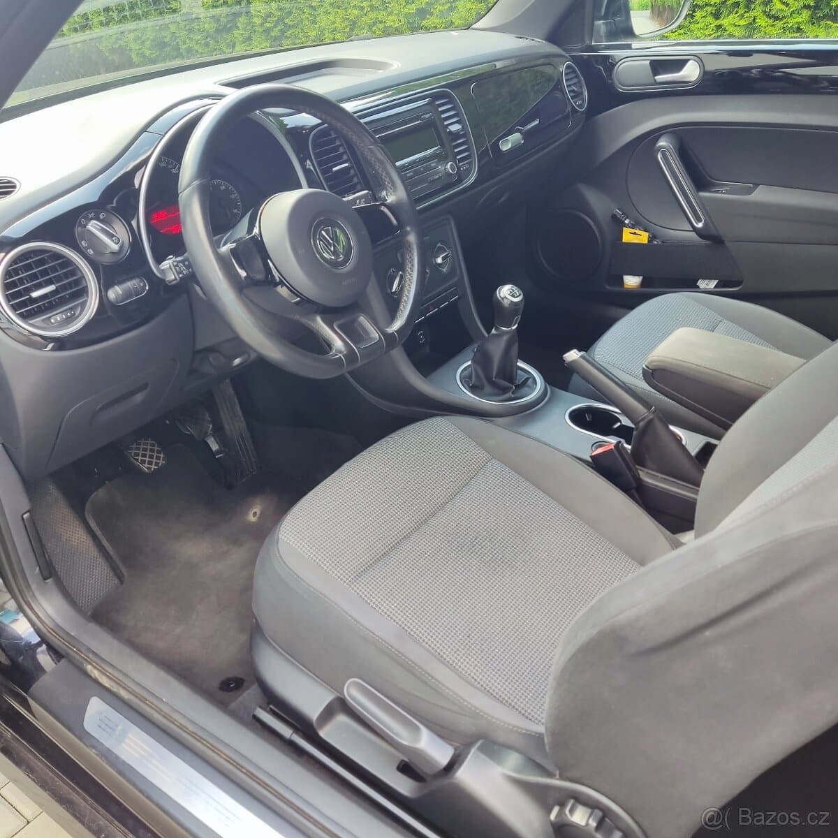 2012 Volkswagen BEETLE - 5