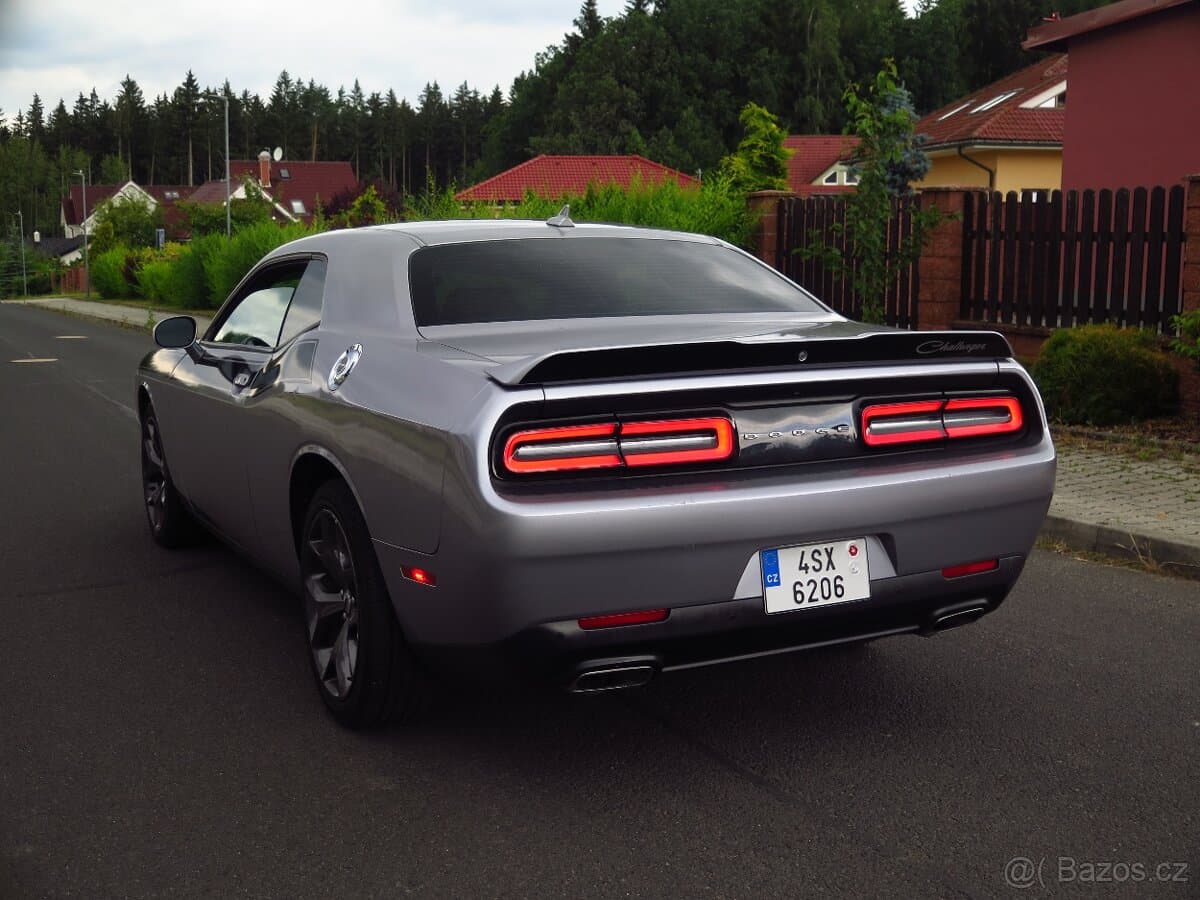 2018 Dodge CHALLENGER - 5