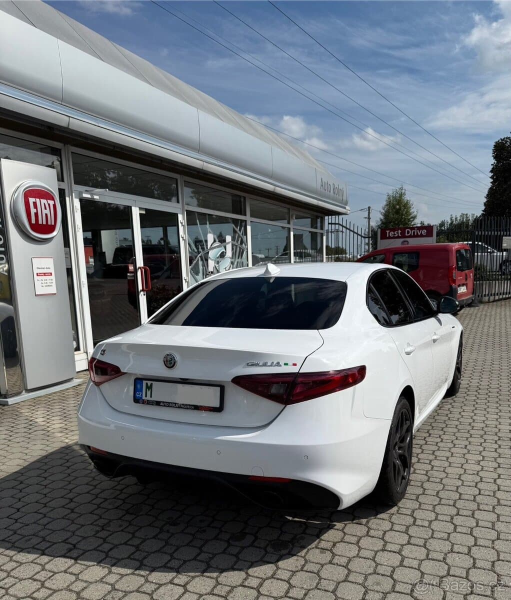 2022 Alfa Romeo GIULIA - 5