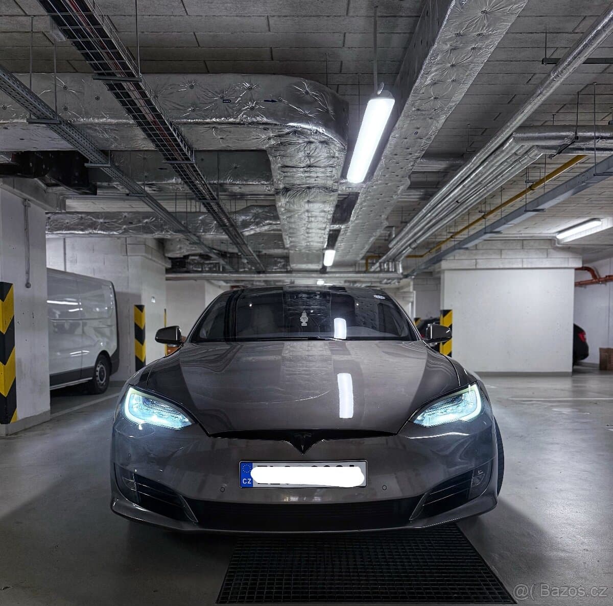 Tesla MODEL S - 5