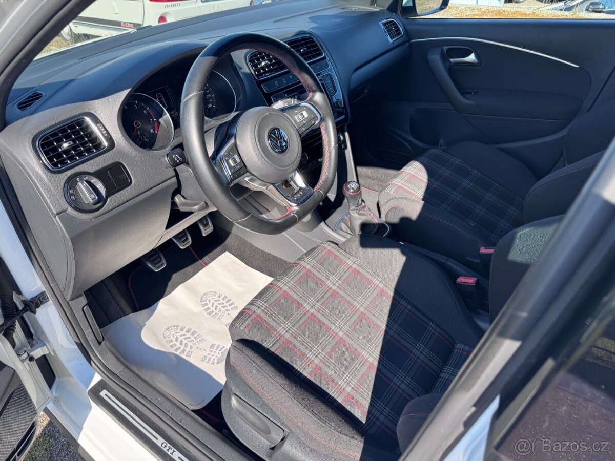 2015 Volkswagen POLO - 5